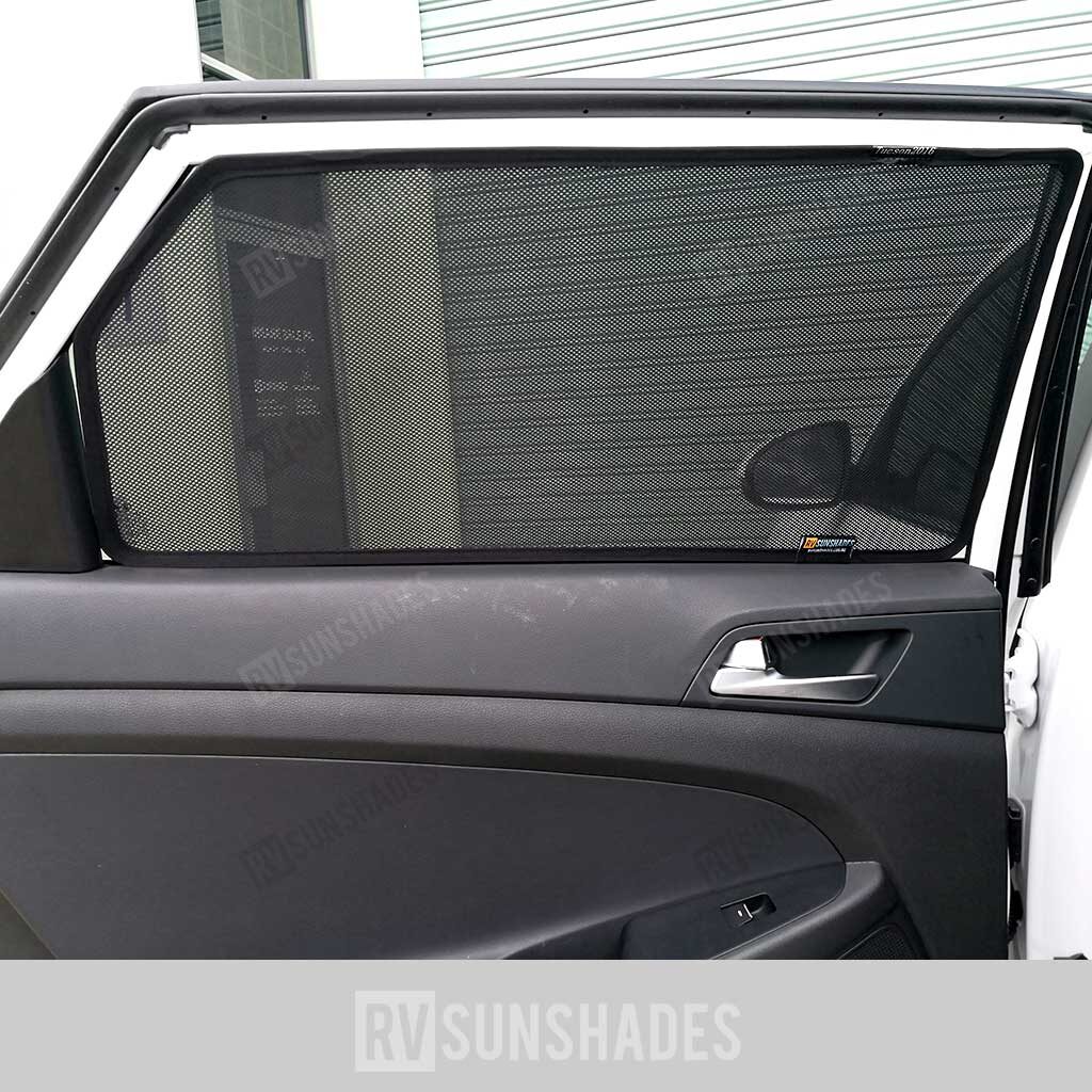 RVSUNSHADES-HYUNDAI-TUCSON-2016-CAR-SHADE-2