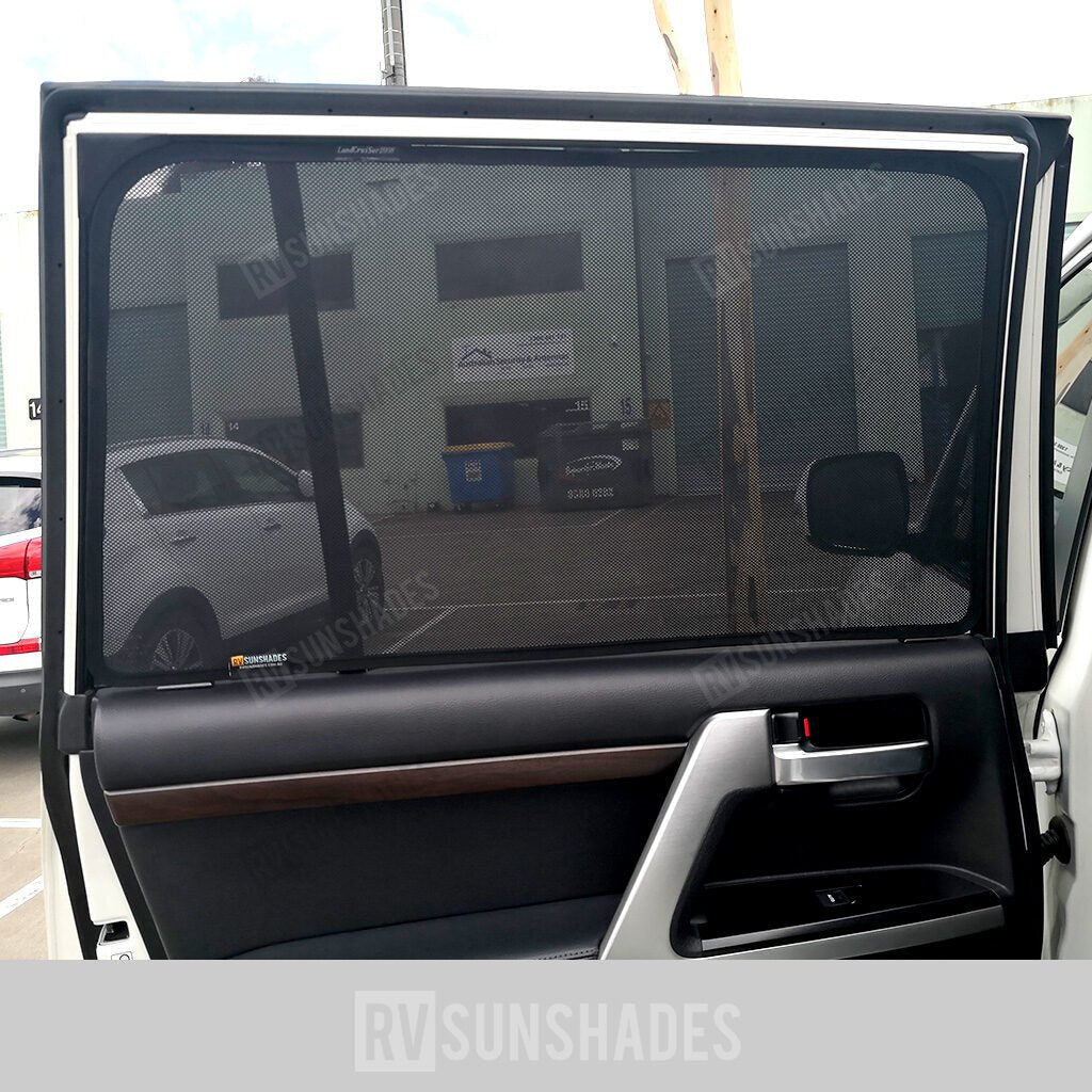 TOYOTA-LANDCRUISER-LC200-2008-Rear-Shade-1